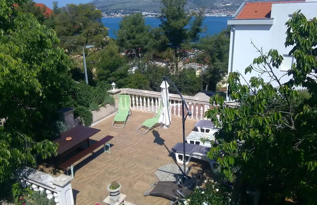 Huge terrace with sea view of the bay - Foto 14