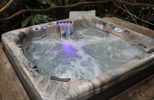 Pahoehoe- Hale Kumu La'au at Volcano - Photo 2