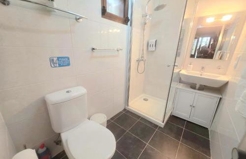 Santana Escape with Terrace Views, Near Levadas and Pico Ruivo - Foto 12