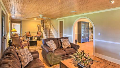 Serving Southern Charm at this Clarkesville House! - Foto 5
