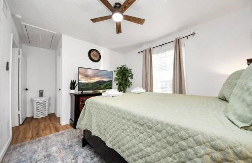 Stylish Katy Retreat 4BR Sleeps 10 Outdoor Escapre - Foto 3