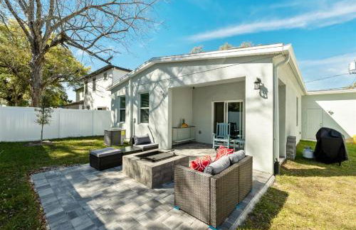 Chic Retreat-Stunning Design Cozy Fire Pit Escape! - Foto 41