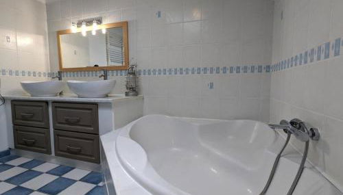 Maison avec Piscine Privative, Jardin, Billard et Proche des Plus Beaux Villages de France - FR-1-653-243 - Foto 4