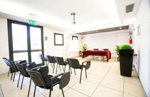 Matrix Hotel & Residence - Photo 38