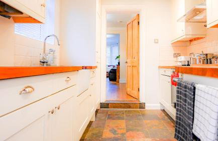 Premium Family Home with PS5 Console and Private Garden - Foto 15