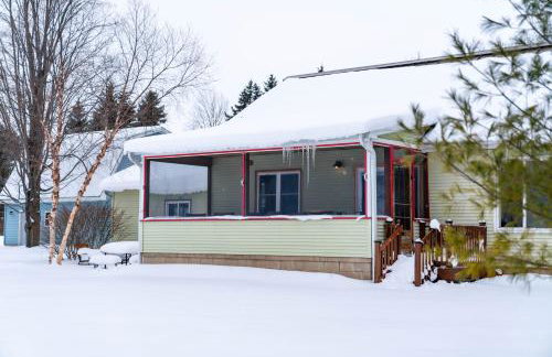 Bass Bay Getaway | Lakefront Family Cottage - Foto 46