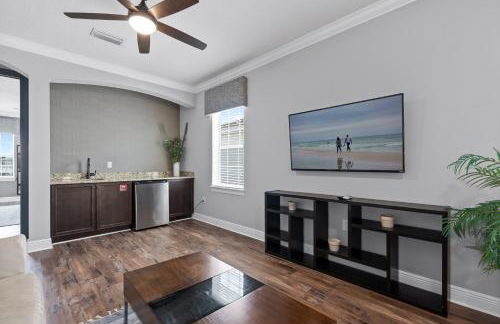 Boutique Luxury Home, Private Pool Close to Disney REU101 - Foto 49