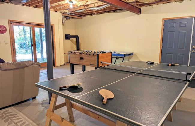 Elk Hollow by Avantstay Lakefront Chalet w/ Game Room & Fire Pit - Photo 22