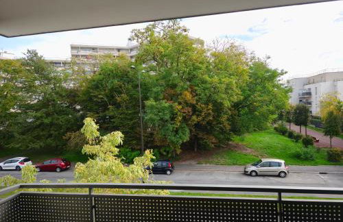 Charmant T2 proche Disney terrasse et parking souterrain - Foto 2