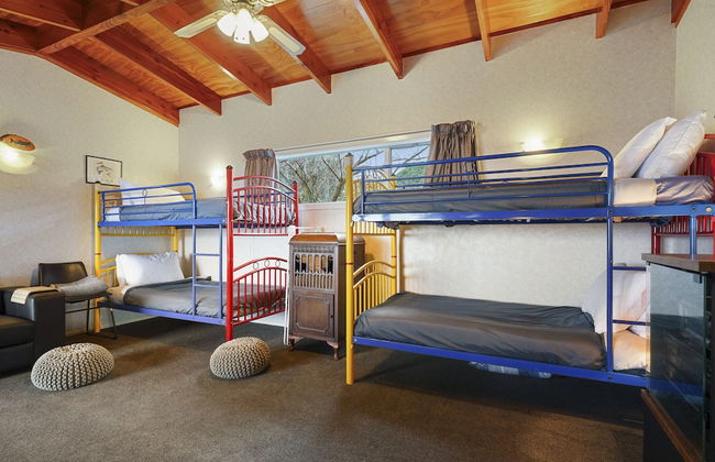 Lakeview Escape with spa - sauna - patio - Photo 13