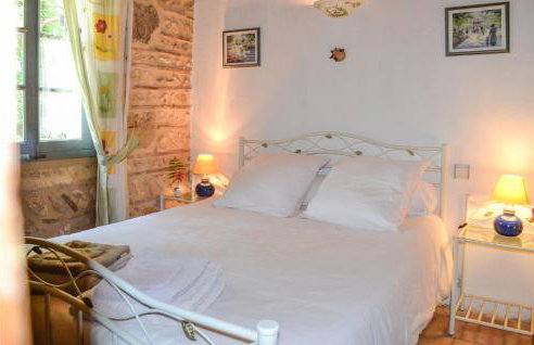 Nice Home In Église-Neuve-D'issac - Foto 6