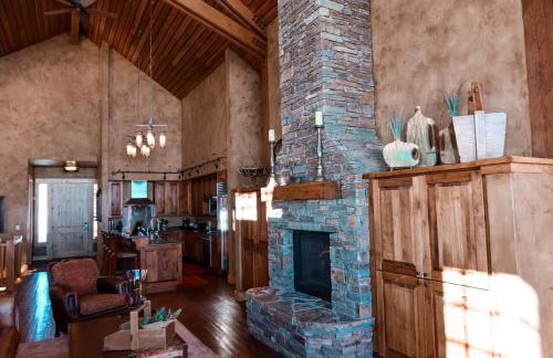 Luxury Home with Stunning 4 Peak Views - Foto 7