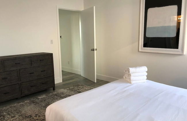 Brand NEW Luxury Spacious 3bdr Townhome Close to 3rd St - Photo 2