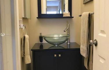 Walk to the Beach at Sunny Isles - Foto 25