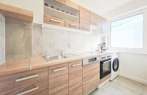 Tolstov Apartments - Monteurwohnung - 3 Schlafzimmer - Esszimmer - Küche - Waschmaschine - 25 Min zur Messe DUS - Foto 3