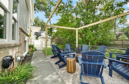 6BR Houghton Lake House with Indoor Pool, Hot Tub and Golf Simulator - Photo 53