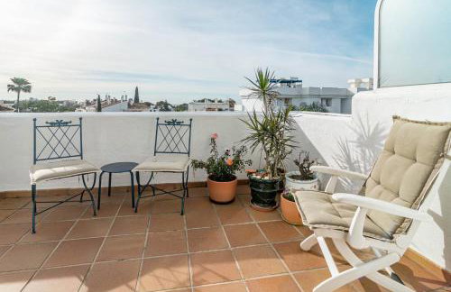 Andalusian Elegance apartment in El Paraiso with 360 views over Sea and Mountains - Photo 7
