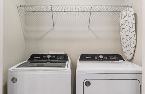 Stunning 5B45B, Heated Pool & BBQ - Photo 43