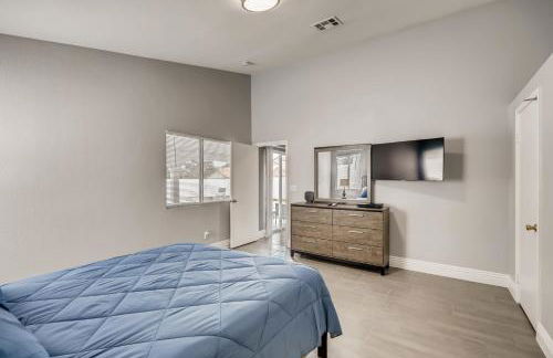 Luxurious House With A Pool, Spa, and Patio, Sleeps 6 Comfortably - Foto 15