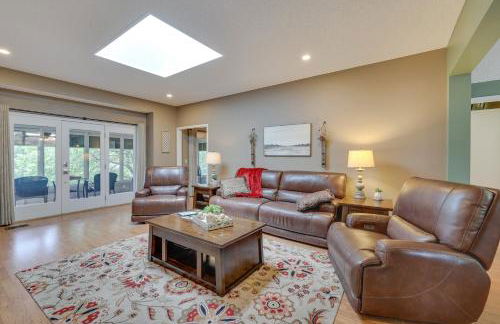 Bella Vista Home with Kayaks and Deck on Loch Lomond! - Photo 4