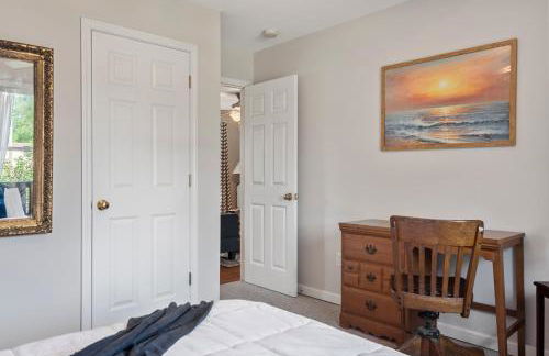 Modern Bungalow Home with Mid-Century Flair - Photo 21