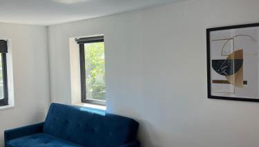 Affordable Serviced Apartment Perfect for Contractors in PE1 Short & Long Term Stays - Free WIFI - Free Parking - With Sofa Bed - Full Kitchen - Foto 3