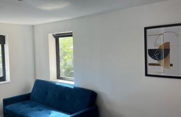 Affordable Serviced Apartment Perfect for Contractors in PE1 Short & Long Term Stays - Free WIFI - Free Parking - With Sofa Bed - Full Kitchen - Foto 3