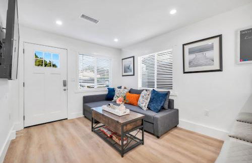 Cozy Cottage, Brand New, fully Private, walk to Everything - Foto 13