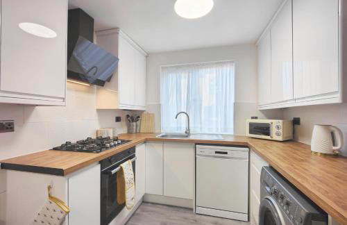 Regent House - Holiday Home With Free Parking - 5 Minutes Drive to Coop Live Arena, Etihad Stadium & Manchester City Centre - Foto 6