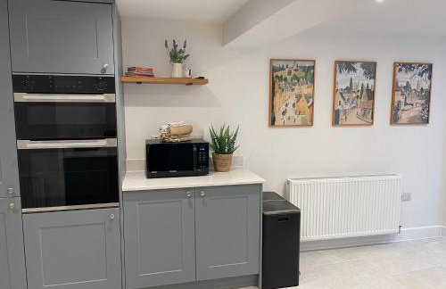 Luxury Lechlade cottage - Character and charm - Photo 25