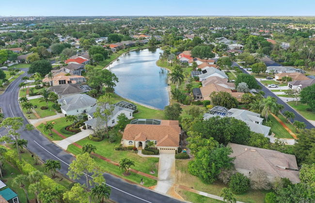 Private Pool, Pond Views, & Bonus Lounge in Gated Naples Community Drive to Dining & Sand - Foto 38