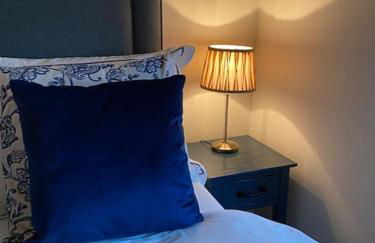 Delightful 3 bed cottage with hot tub & sea views. - Photo 22