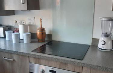 Our Guests Are Royal (KE) - Foto 4