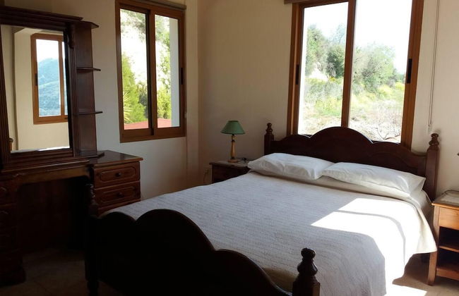 Remarkable 5-bed Villa in Miliou Village Paphos - Foto 2