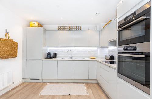 Modern New 2BR wViews & Balcony in Wandsworth - Foto 5