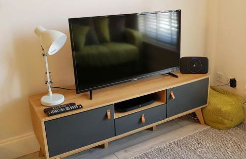 Lichfield 2-bed whole apartment - Foto 7