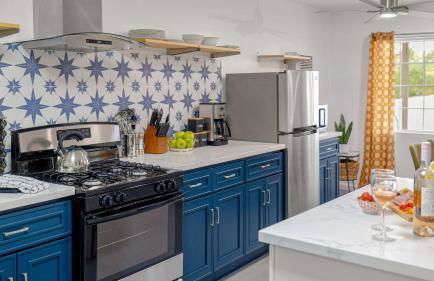 Fable by Avantstay 2 Unique Spaces, w/ Bowling, Hot Tub, Fire Pit, Large Yard - Foto 30