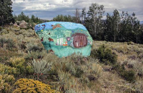 Red-tail Roundhouse at 22 West Cabins and Recreation - Foto 34
