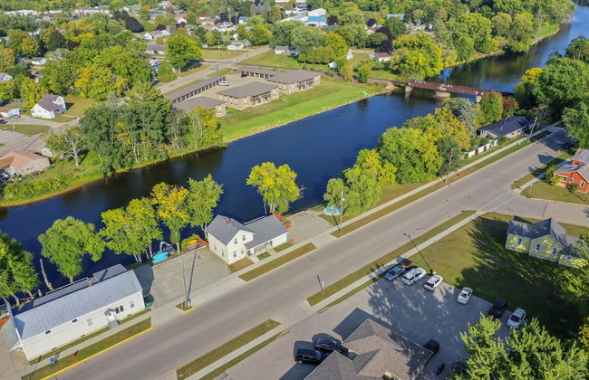 Lazy River Villa - Hottub Fenced Yard Sleeps 11 - Foto 48
