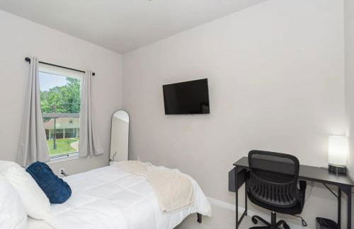 3BR 2 & half Bath Townhouse Modern Spacious Retreat Near Lake Conroe! - Foto 15