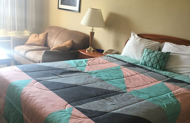 Ambassador Inn And Suites - Photo 16