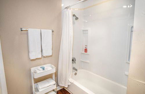 Nice 3B 2BA Near Downtown 2 Min AtandT Center - Foto 24