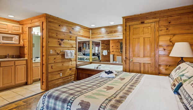 Golf View 2 Bedroom Cabin by RedAwning - Foto 5, Habitación