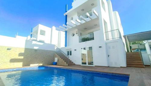 5 bedroom villa in Cala Vadella - Photo 1