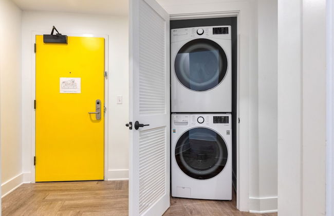 Dual Bachelor Pads w Rooftop Lounge Games Sleeps 26 5 Min to Broadway - Foto 47