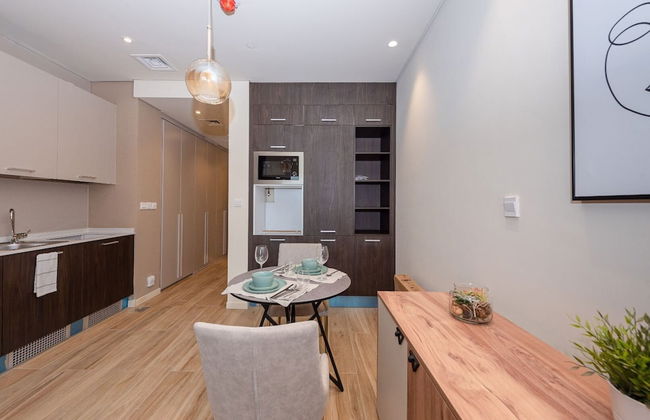 Gorgeous Studio With Balcony Park View - Photo 11