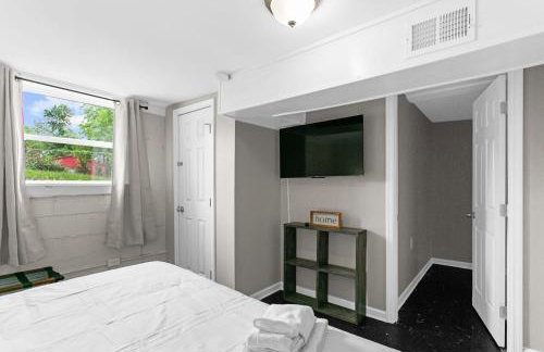 10 Min to Downtown-Modern in Magic City-Both Units - Foto 67