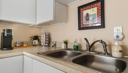 Studio w King Bed Walking distance to Beach & Shops - Foto 5