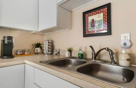 Studio w King Bed Walking distance to Beach & Shops - Foto 6