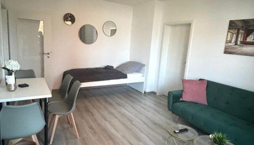 GÖH-moderne Wohnung in zentraler Lage, Balkon, self-check-in, WLAN, Netflix, DisneyPlus - Foto 4